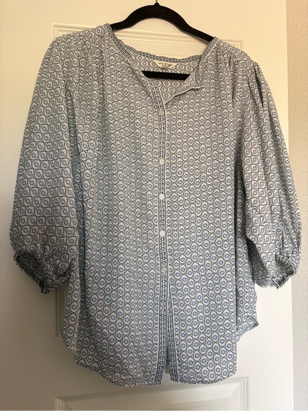 Max Studio Blue and White Geometric Peasant Blouse